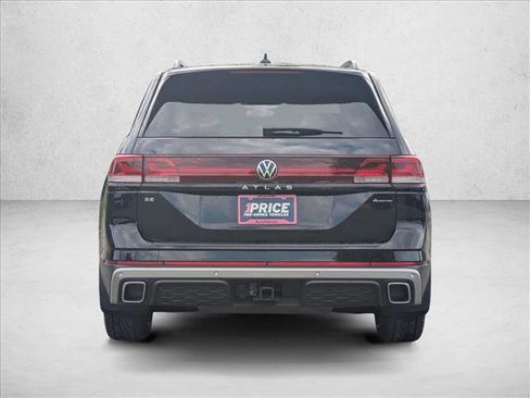Used 2024 Volkswagen Atlas Peak Edition SE AWD/4WD image 7