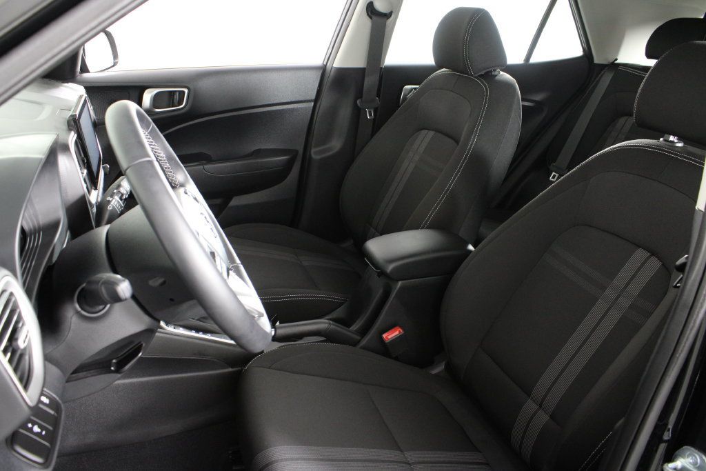 Certified 2026 Hyundai Venue SEL FWD image 19