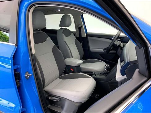 Certified 2023 Volkswagen Taos SE w/ Panoramic Sunroof Package FWD image 17