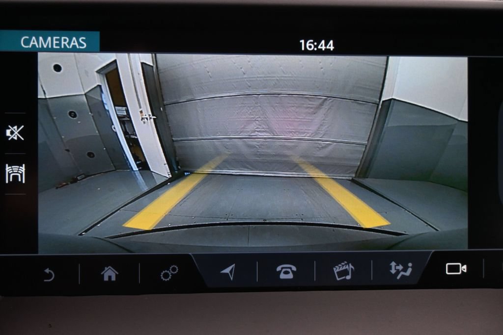 Used 2024 Jaguar F-TYPE R-Dynamic RWD image 15