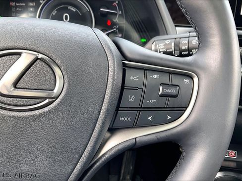 Used 2024 Lexus UX 250h F Sport image 27