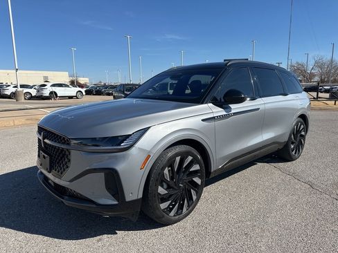 Used 2024 Lincoln Nautilus Reserve w/ Equipment Group 202A image 1