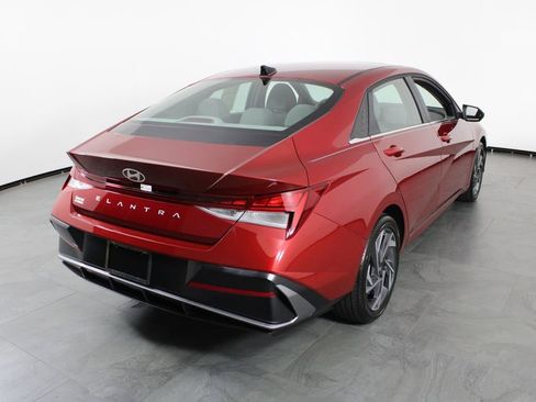 Certified 2025 Hyundai Elantra SEL image 16