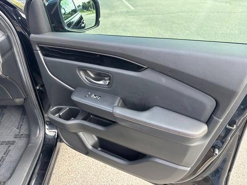 Used 2025 Honda Pilot TrailSport image 89