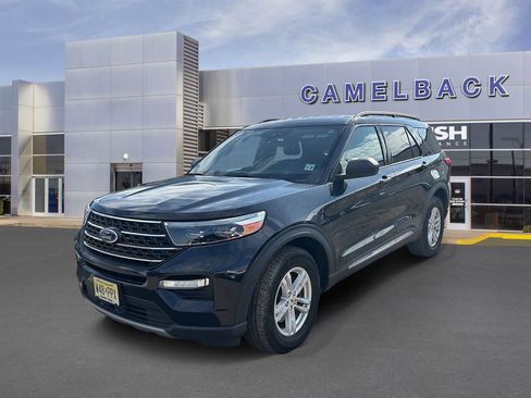 Used 2020 Ford Explorer XLT w/ Equipment Group 202A AWD/4WD image 14