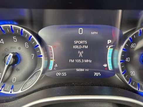 Used 2024 Chrysler Pacifica Touring-L image 14