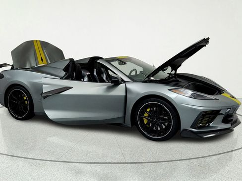 Used 2023 Chevrolet Corvette Stingray Premium Conv w/ Z51 Performance Package RWD image 14