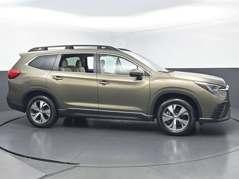 Used 2023 Subaru Ascent Premium w/ Convenience Package AWD/4WD image 6