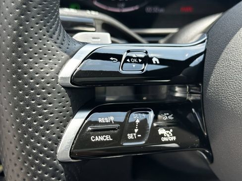 Certified 2025 Mercedes-Benz CLE 300 4MATIC Coupe image 24
