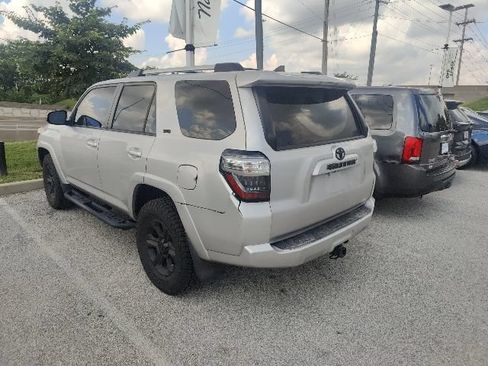 Used 2019 Toyota 4Runner SR5 RWD image 7