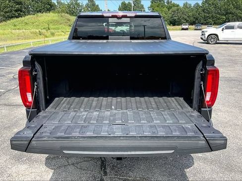 Used 2023 GMC Sierra 1500 AT4 w/ Technology Package AWD/4WD image 7