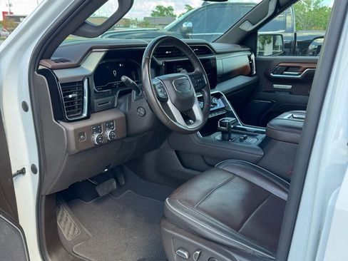 Used 2022 GMC Sierra 1500 Denali AWD/4WD image 12