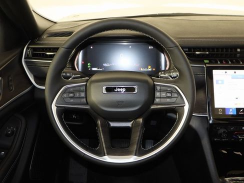 New 2025 Jeep Grand Cherokee L Limited image 7