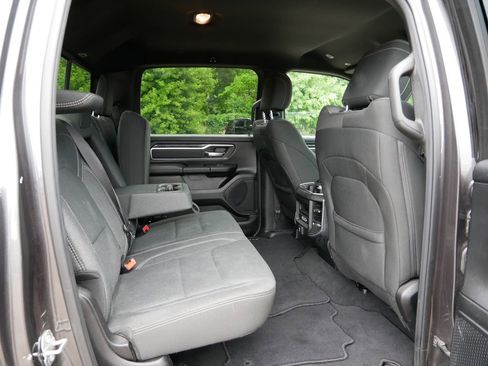 Used 2019 RAM 1500 Big Horn AWD/4WD image 9