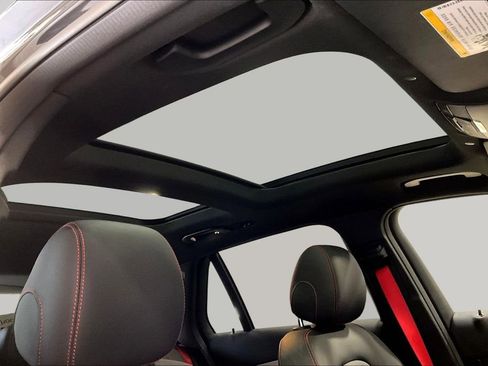 Used 2021 Mercedes-Benz GLC 43 AMG 4MATIC image 26