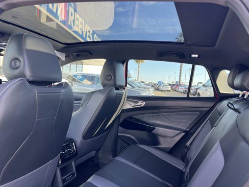 Certified 2023 Volkswagen ID.4 Pro S image 24