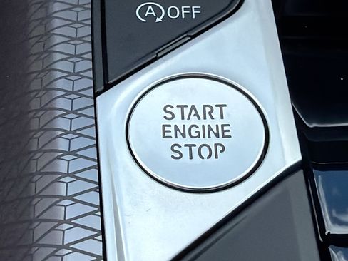 New 2026 BMW 330i Sedan w/ M Sport Package image 37