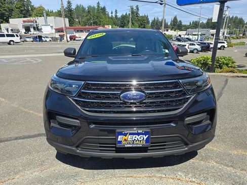 Used 2020 Ford Explorer XLT AWD/4WD image 2