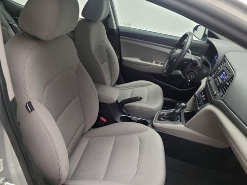 Used 2017 Hyundai Elantra SE image 21