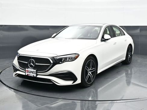 Used 2025 Mercedes-Benz E 450 4MATIC Sedan image 5