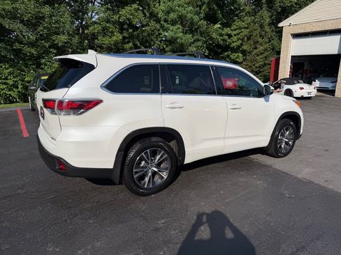 Used 2016 Toyota Highlander XLE AWD/4WD image 11