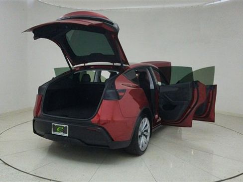 Used 2026 Tesla Model Y Long Range image 70