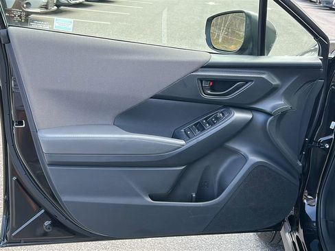 Certified 2025 Subaru Crosstrek 2.0i Premium image 9