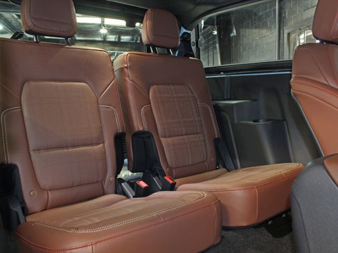 Used 2024 Ford Bronco Heritage Edition AWD/4WD image 42