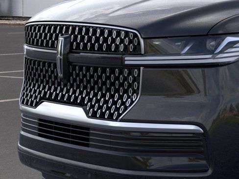 New 2026 Lincoln Navigator L Reserve AWD/4WD image 17