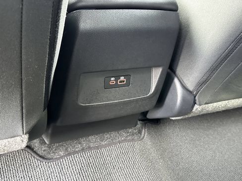 Used 2025 Nissan Frontier PRO-4X AWD/4WD image 11