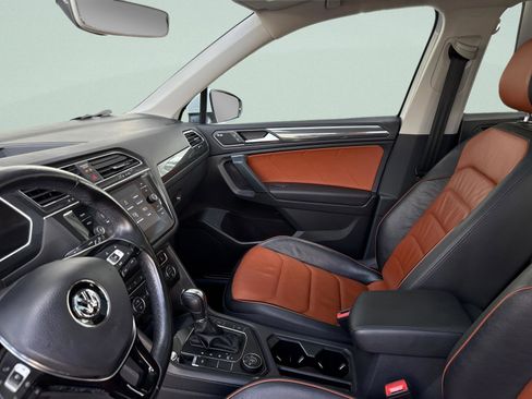 Used 2019 Volkswagen Tiguan SEL Premium image 36