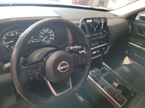 Used 2023 Nissan Pathfinder SL AWD/4WD image 8