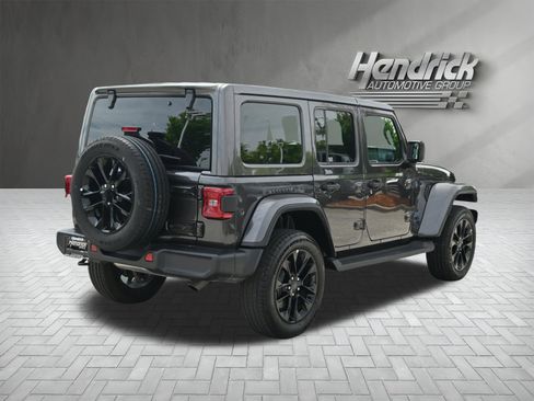 Used 2025 Jeep Wrangler Unlimited Sahara AWD/4WD image 9