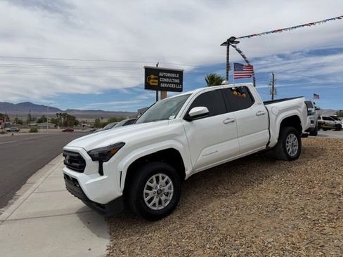 Used 2026 Toyota Tacoma SR5 AWD/4WD image 1