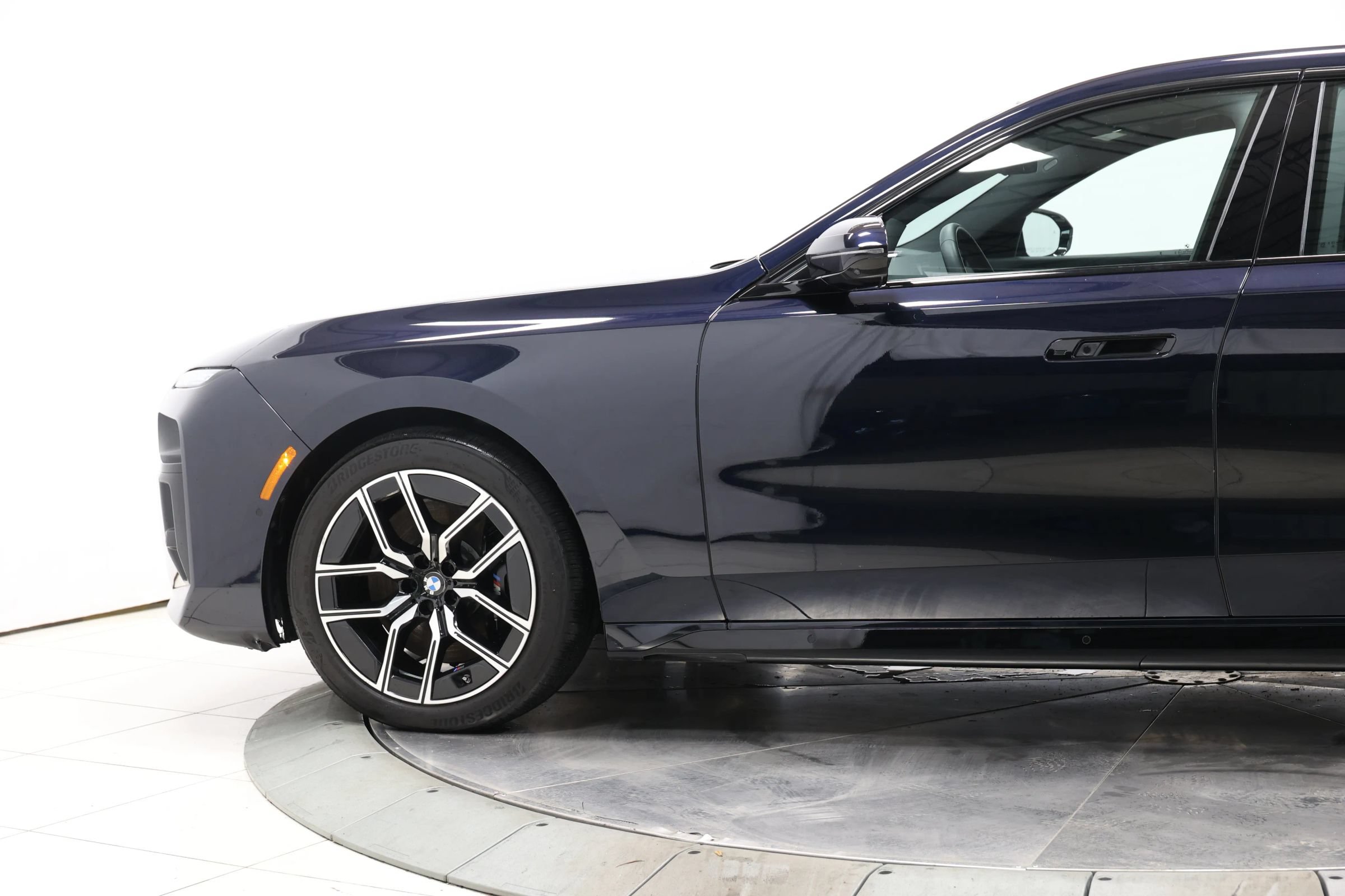 Used 2024 BMW 760i xDrive w/ Executive Package AWD/4WD image 8