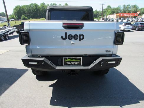 Used 2023 Jeep Gladiator Sport AWD/4WD image 5