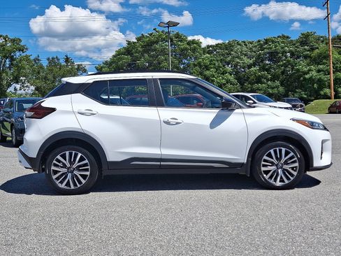 Used 2023 Nissan Kicks SR w/ SR Premium Package image 7