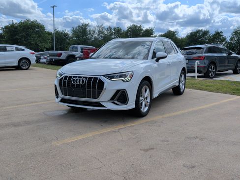 Certified 2023 Audi Q3 2.0T Premium w/ Convenience Package AWD/4WD image 5