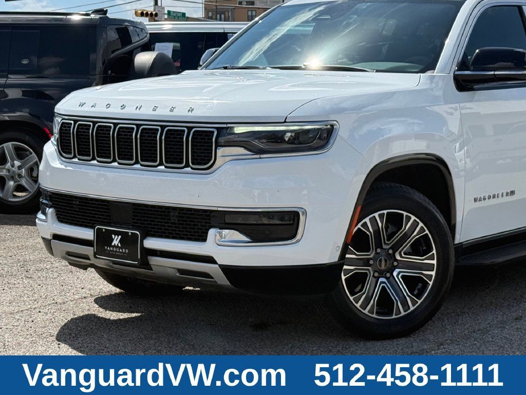 Used 2025 Jeep Wagoneer Series II RWD image 4