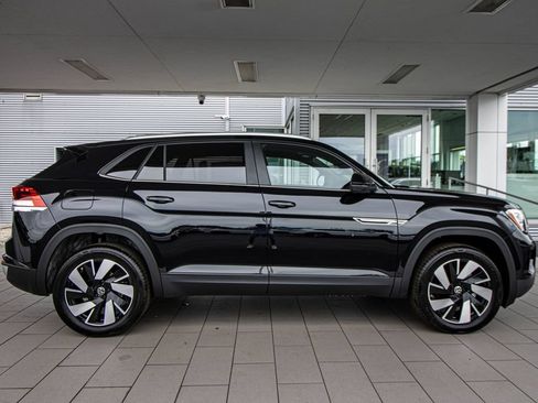 New 2026 Volkswagen Atlas Cross Sport SE FWD image 3
