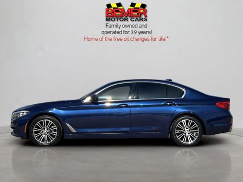Used 2019 BMW 530i xDrive w/ Premium Package image 2