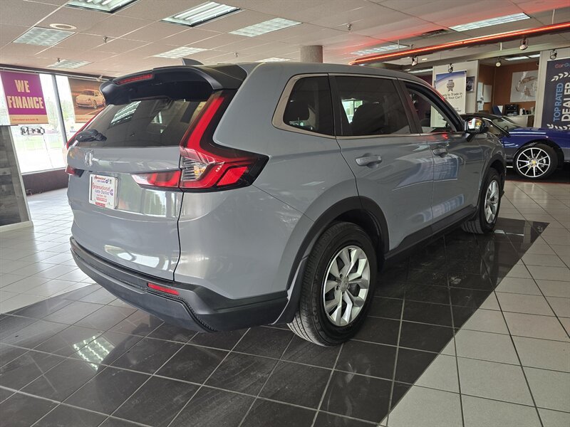 Used 2025 Honda CR-V LX image 4