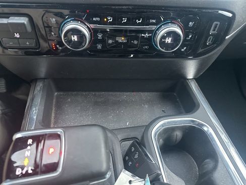 Used 2025 GMC Sierra 1500 SLT w/ SLT Premium Plus Package image 22