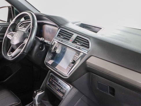 Used 2022 Volkswagen Tiguan SE R-Line image 26