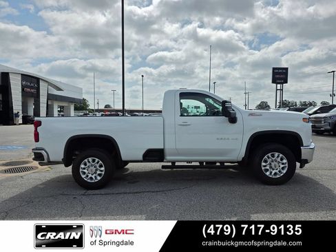 Used 2022 Chevrolet Silverado 2500 LT w/ Convenience Package AWD/4WD image 8