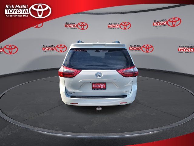 Used 2020 Toyota Sienna XLE w/ XLE Navigation Package FWD image 7