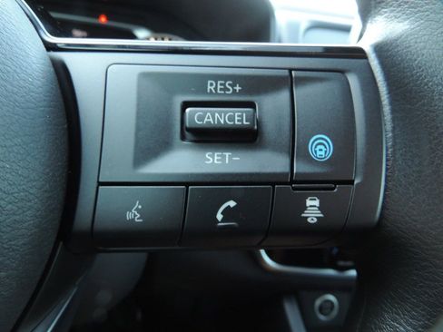 Certified 2023 Nissan Rogue SV FWD image 27