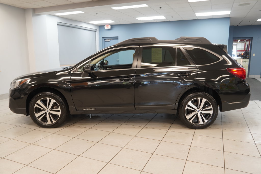 Used 2019 Subaru Outback 2.5i Limited AWD/4WD image 2