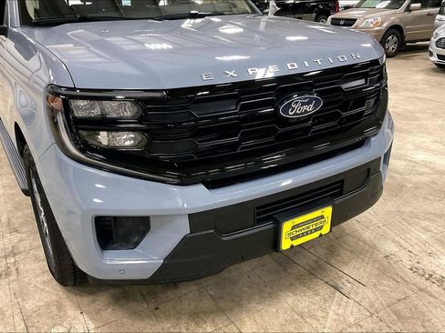 Certified 2025 Ford Expedition Active AWD/4WD image 30