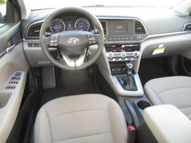 Used 2020 Hyundai Elantra SE FWD image 17